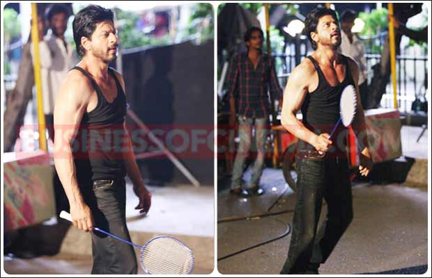 Shah Rukh Khan Plays Badminton On Dilwale Sets, Saina Nehwal Tweets!