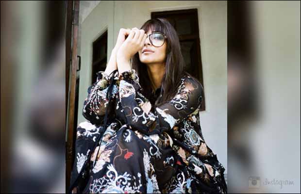 Photos: The Tanned New Look Of Sonam Kapoor Is The Hottest New Fashion Trend