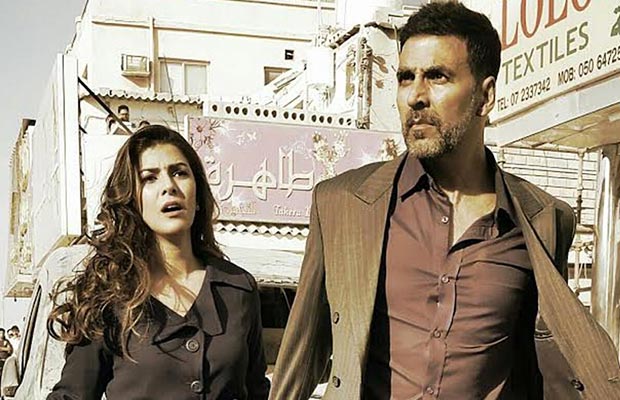 Airlift Poster: Akshay Kumar Is Geared Up For An Extremely Intriguing Act