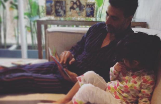 Look Who Is Taking Reading Lessons From Akshay Kumar!