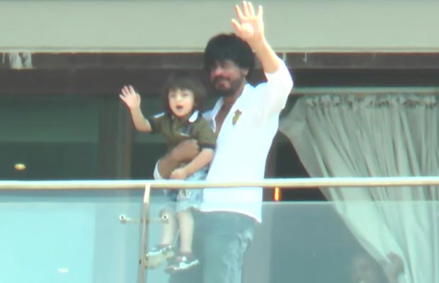 Watch: Shah Rukh Khan And AbRam Stepped Out In The Balcony To Greet Fans!