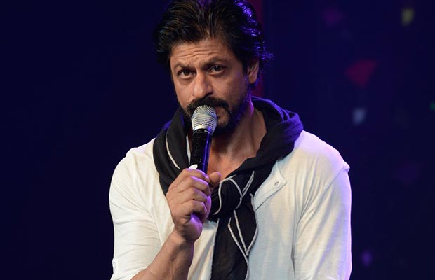 Did You See Shah Rukh Khan Dancing On The Roads Like A Fan At The Red Fort?