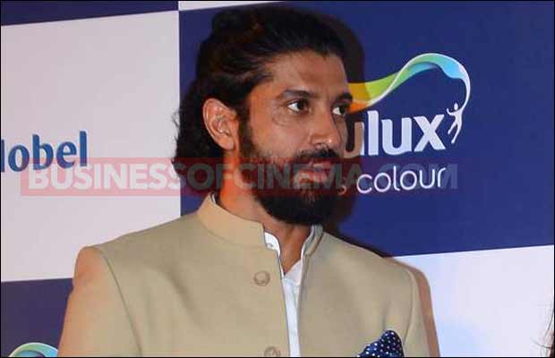 Watch: Farhan Akhtar Reacts To National Anthem Controversy!