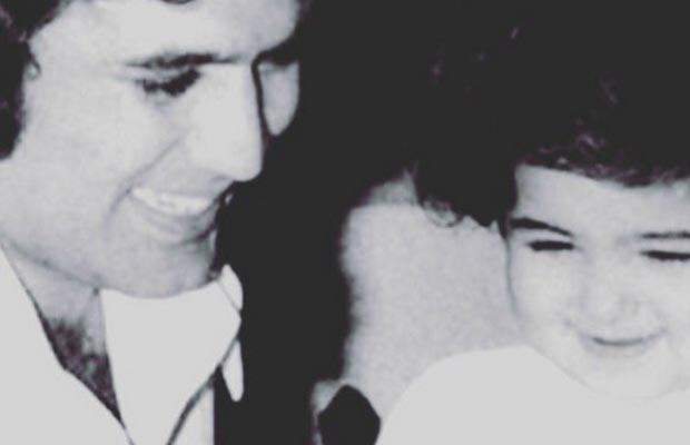 Twinkle Khanna Shares Old Picture With Dad Rajesh Khanna On Their Birthday!
