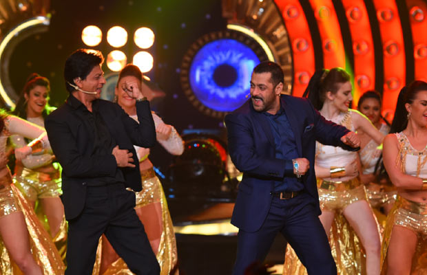 Bigg Boss 9: Salman Khan Shook A Leg On Shah Rukh Khan’s Lungi Dance Song!