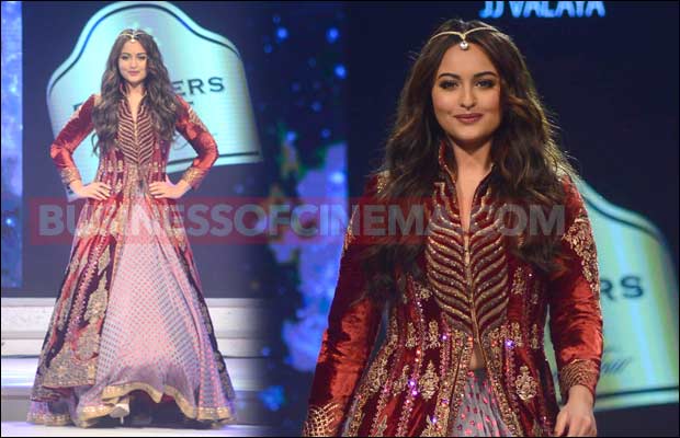 Hot Or Not: Sonakshi Sinha Walks The Ramp In Traditional Look!