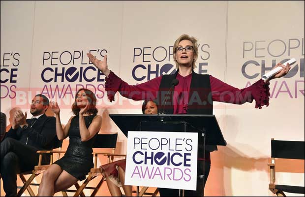 2016-Peoples-Choice-Awards-Nominations-Announcement-Photos-14