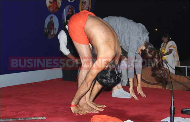 shilpa-baba-ramdev-yoga-8