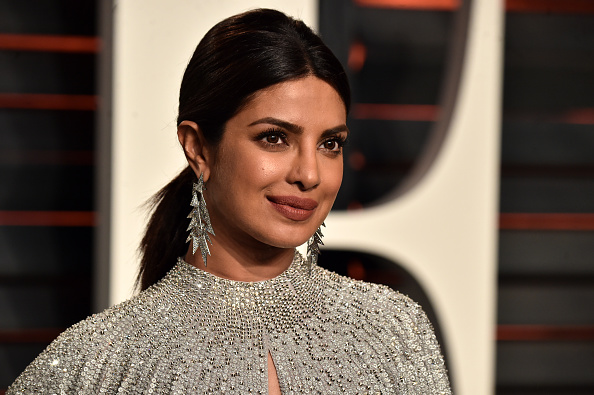 Priyanka Chopra’s Secret: Post Oscars, She Changed Her Clothes In The Airport