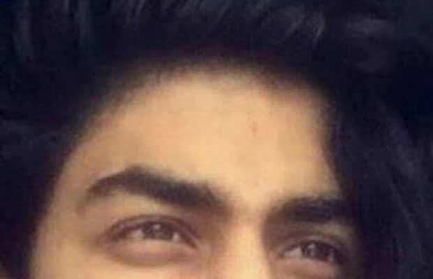 Aryan Khan Looks Just Like His Famous Father Shah Rukh Khan!
