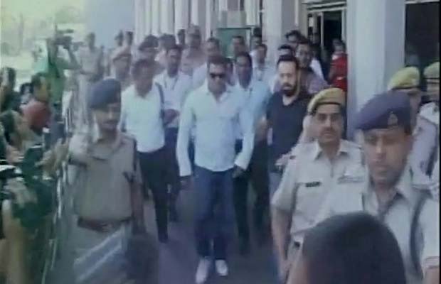 Watch: Salman Khan At Jodhpur Court For Blackbuck Case