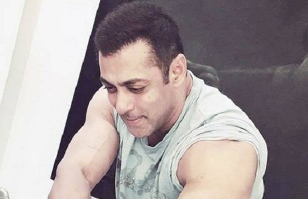 Salman Khan’s Muscle Filled Selfie Will Make Your Monday Happening!