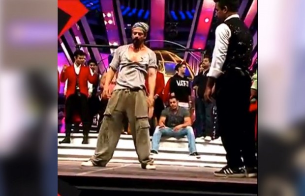 LEAKED VIDEO: Salman Khan And Shah Rukh Khan Rehearse Together For TOIFA 2016!