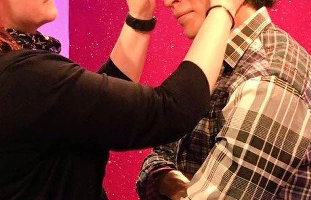Just In: Shah Rukh Khan Dressed As Gaurav At Madame Tussauds, Spreads Fan Magic In London