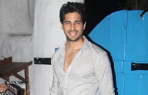 Sidharth Malhotra All Geared Up For Bang Bang Sequel, Lands In USA!