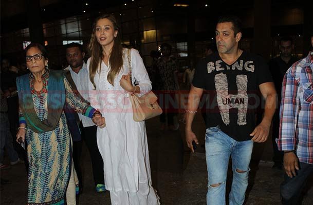 Just In Photos: Salman Khan Spotted Arriving With His Girlfriend Iulia Vantur And Mother Salma
