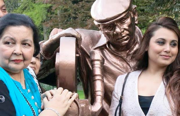 Yash Chopra Immortalized By Switzerland With His Statue