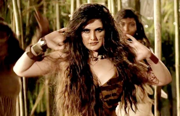 Watch Zareen Khan Shows Her Wild Side In Khallas Song