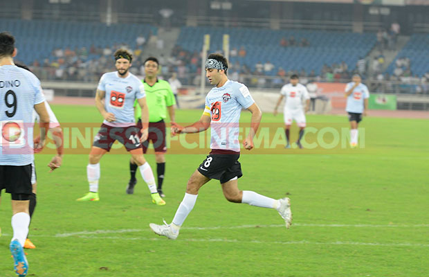 Ranbir-Kapoor-Soccer_4