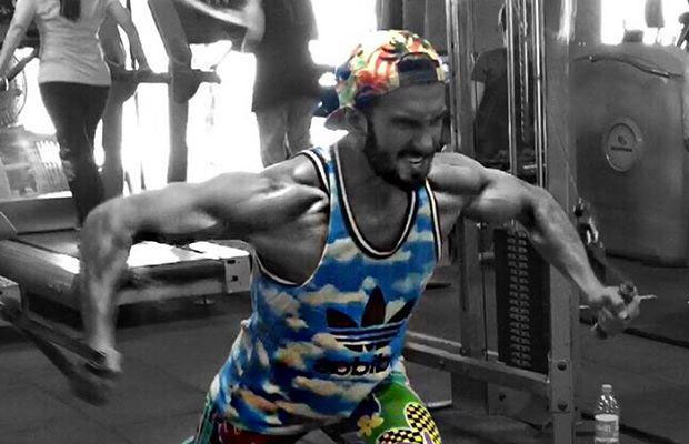 Ranveer Singh Hits Gym With A Bang, Makes Us Go All Drool!