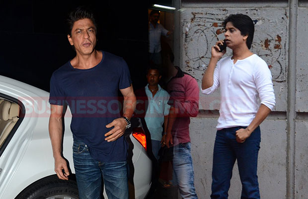 Photos: Shah Rukh Khan Snapped With His Look-A-Like At Filmistan