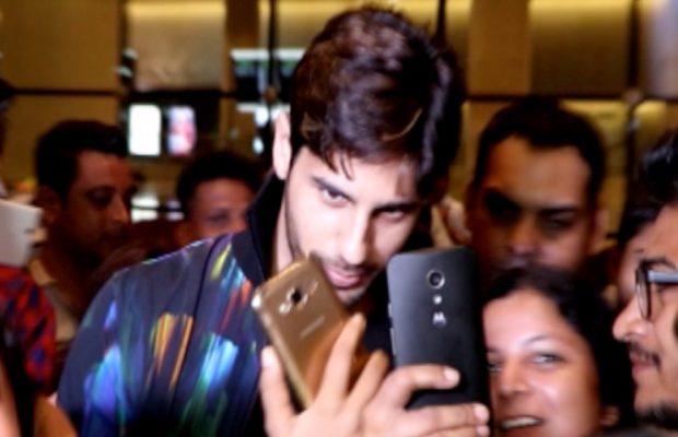 Watch: Fans Go Crazy As Sidharth Malhotra Arrives At Mumbai Airport!