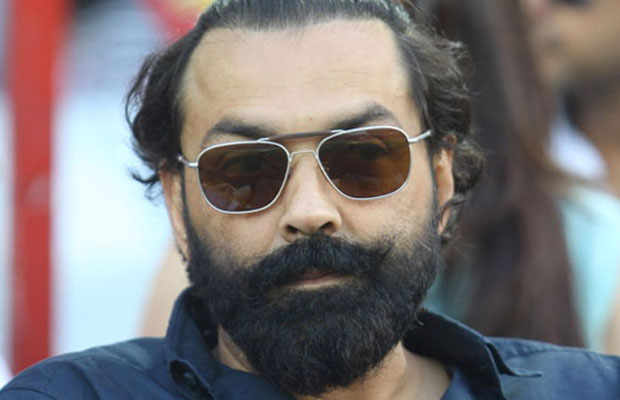 OMG! Bobby Deol’s DJ Act Goes Haywire, Crowd Asks For Refund!