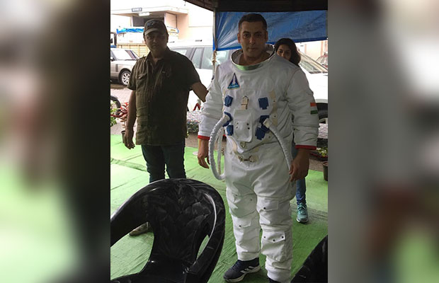Salman-Khan-Astronaut-2