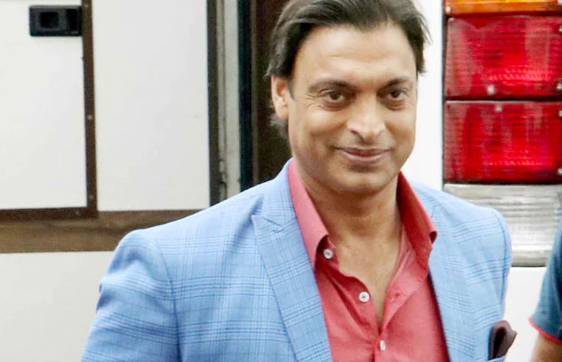 Shoaib Akhtar Meets With An Accident On Sets Of Mazzak Mazzak Mein