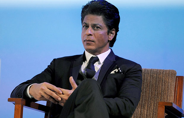 Angry Shah Rukh Khan LASHES Out At All Photographers For This Reason