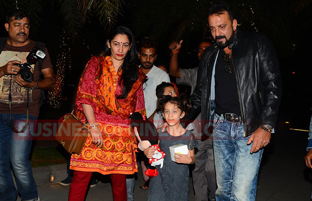 Sanjay Dutt Snapped With Wife Manyata And Kids!