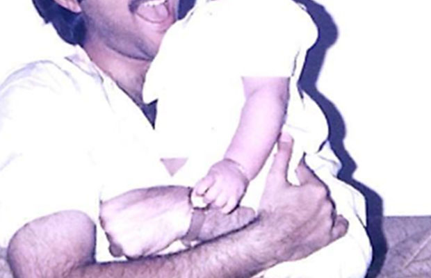 Sonam Kapoor Wishes Daddy Anil Kapoor With This Cutest Throwback Pic!