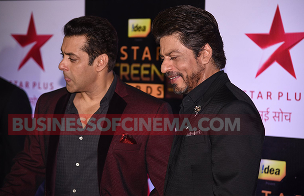 Shah Rukh Khan Decides Salman Khan’s Baby Girl Name And Its Too FUNNY!