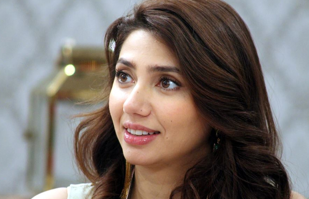 Here’s What Mahira Khan Thought Might Happen When She Met Shah Rukh Khan For The First Time