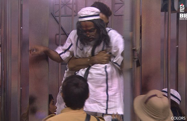 Bigg Boss 10: Om Swami Starts Bleeding And You Won’t Believe What He Did Next!