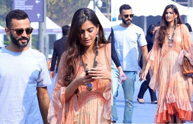 Photos: Sonam Kapoor Spotted Hanging Out With Rumoured Boyfriend Anand Ahuja In Delhi