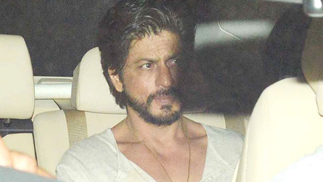 Shah Rukh Khan’s Car Ran Over A Photographer’s Leg And Guess What The Actor Did Next!