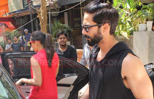 Just In Photos: Shahid Kapoor And Mira Rajput Snapped On A Lunch Date
