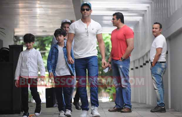 Snapped: Hrithik Roshan With Sussanne Khan And Family Celebrate Mother’s Day