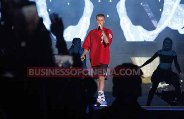 What Made Justin Bieber To Apologise His Fans In The Middle Of The Concert!