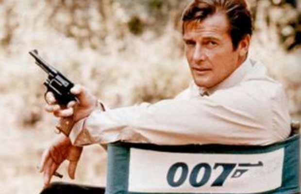 James Bond Star Roger Moore Passes Away At 89!