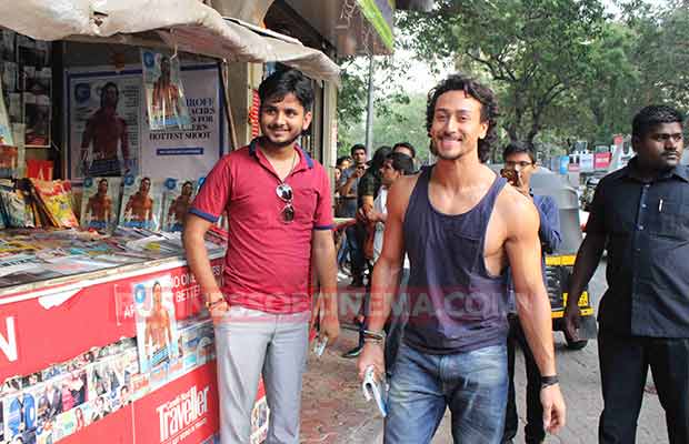 OMG! Tiger Shroff Made An Impromptu Stop At A Local Magazine Stall