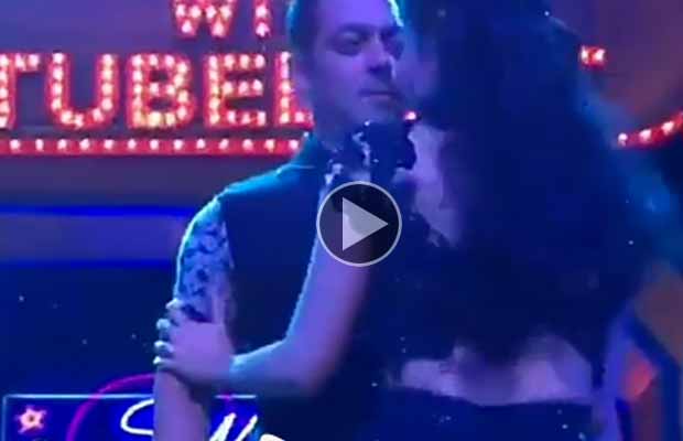 Watch: Naagin Actress Mouni Roy Almost KISSED Salman Khan On The Sets Of Super Night With Tubelight!