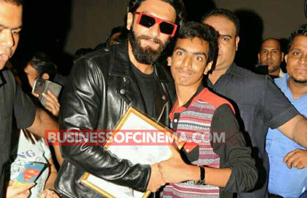 JUST IN PHOTOS: Ranveer Singh Greets His Fans As He Returns From London