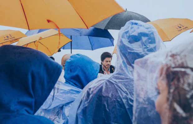 Jab Harry Met Sejal: Shah Rukh Khan Shares A Still And The Lyrics Of The New Rain Song