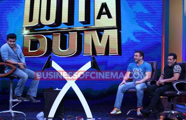 Watch Super Night With Tubelight: Salman Khan Cannot Stop Laughing!