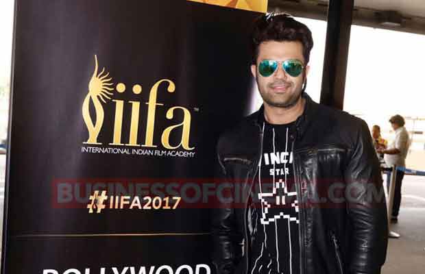 Photos: Shahid Kapoor's Daughter Misha's Adorable Reaction To Paparazzi As They Reach New York For IIFA 2017