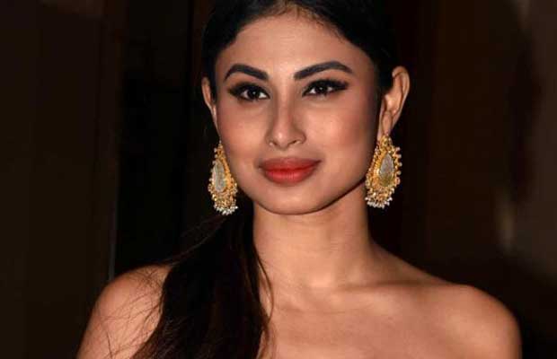 Mouni Roy Plays Real Life Naagin, Team Bole Chudiyan Replaces Her Due To Non-Performance