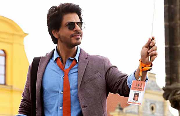 Shah Rukh Khan REVEALS His New Talent Of Journalism