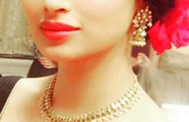 Photos: We Cannot Take Our Eyes Off Mouni Roy In This Avatar From Akshay Kumar’s Gold!